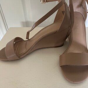 Kelly & Katie Cebi Sandal 7.5M Warm Taupe Beige